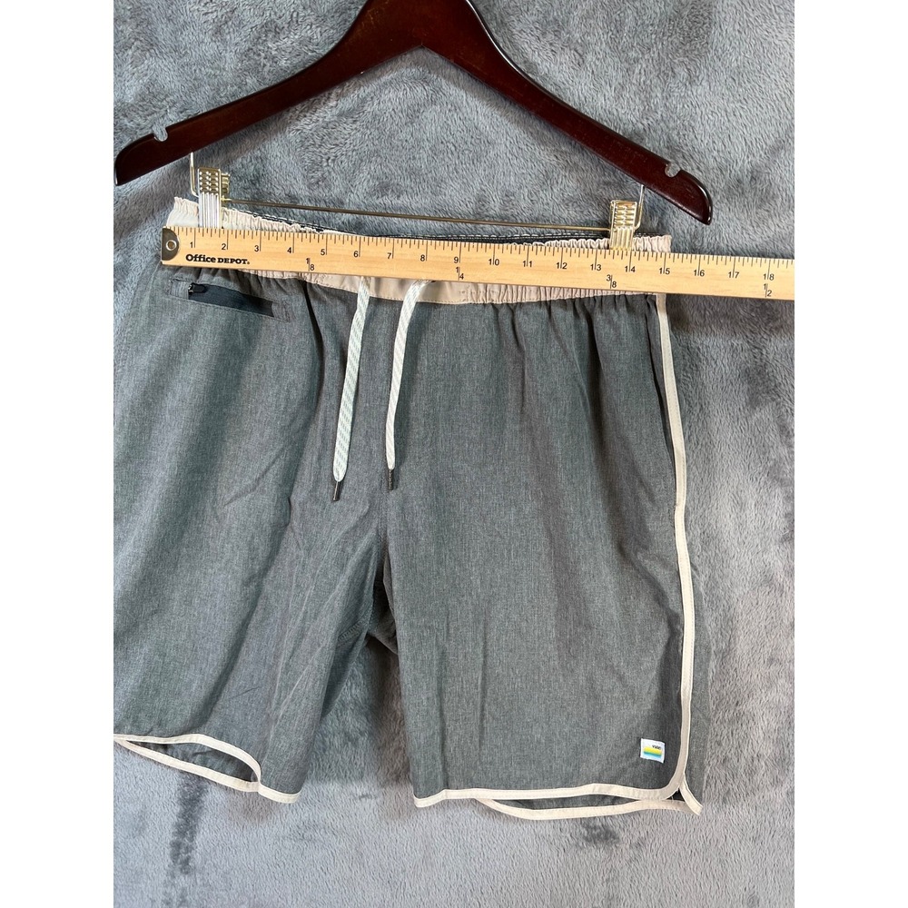 Vuori Banks Shorts Mens Large 8" Inseam Gray  Stretch Athletic Performance V330 - Picture 3 of 8